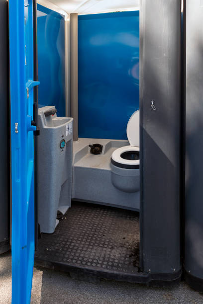 Portable bathroom rental in Waukegan, IL